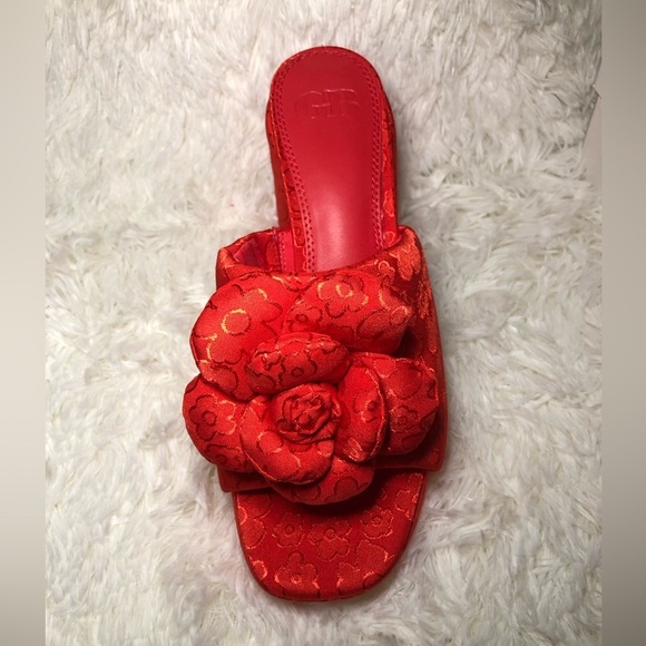 Gianni Bini Elegant Red Floral Women's Shoes size 8.5🌹 - Picture 3 of 15